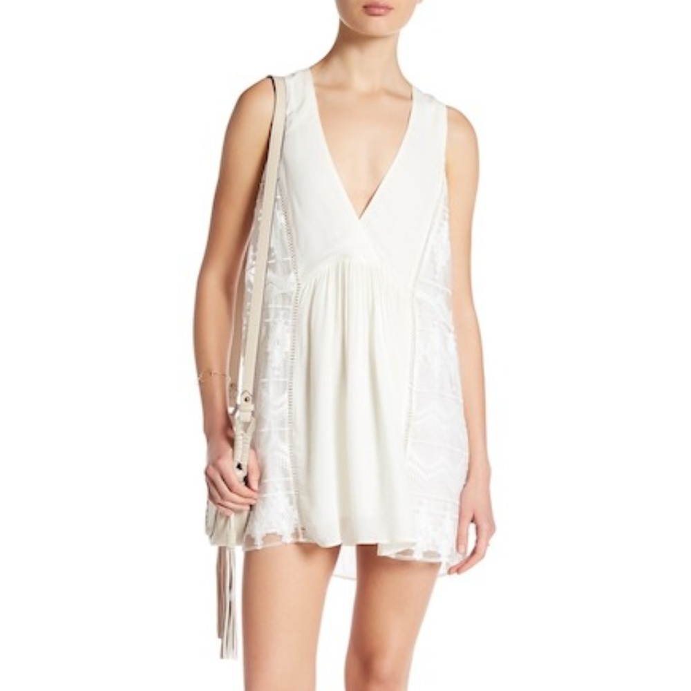 Dolce Vita Sleeveless Ivory Mini Dress.